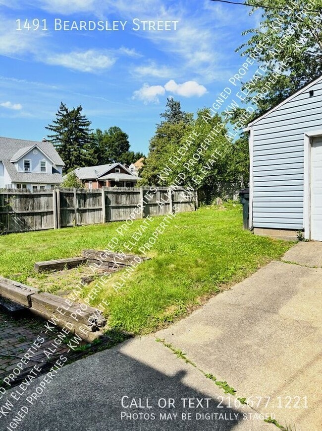 Photo - 1491 Beardsley St