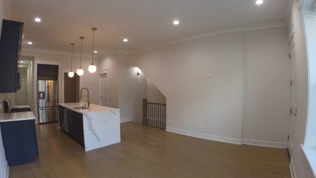 Photo - 1215 W Erie St