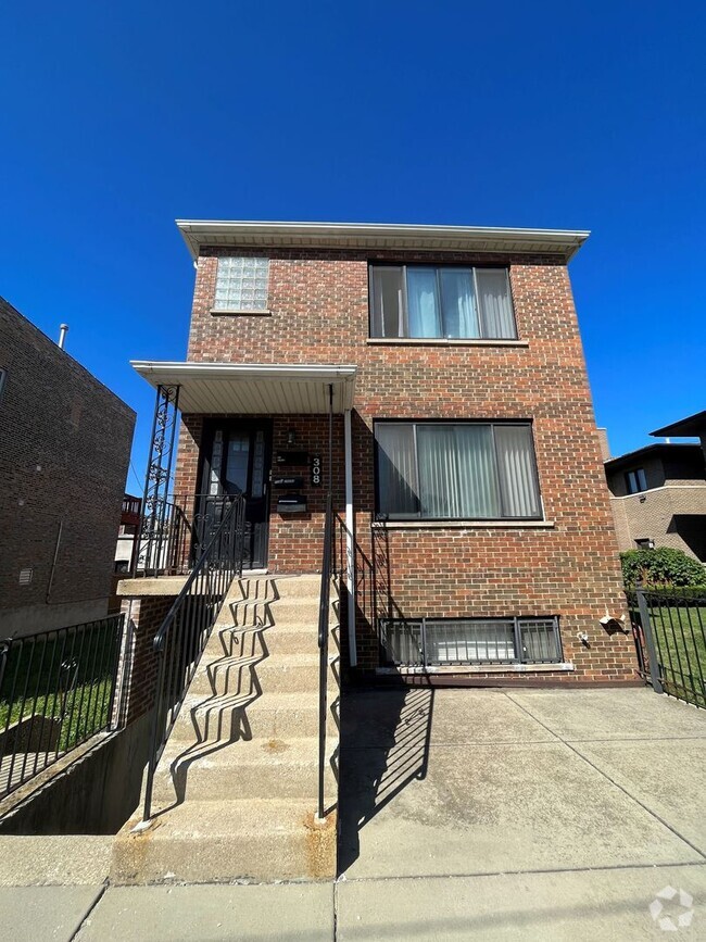 Building Photo - 308 W 27th St Rental