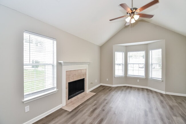 Photo - 1376 Camrose Ct