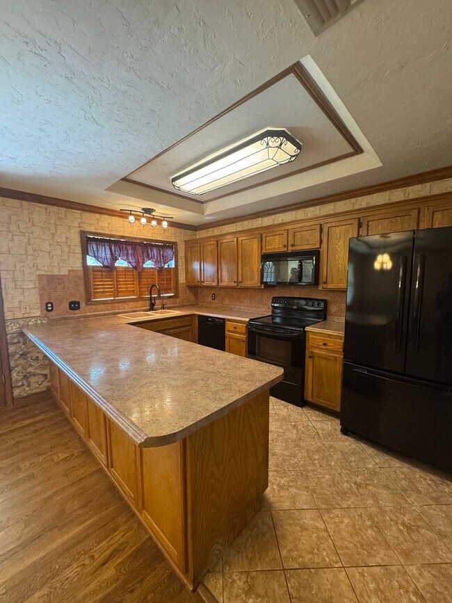 Photo - Adorable 4bedrooms 2bathrooms 2car garage ...