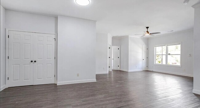 Photo - 6549 Wesbrook Dr