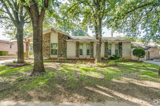 Building Photo - 2909 White Oak Ln Rental