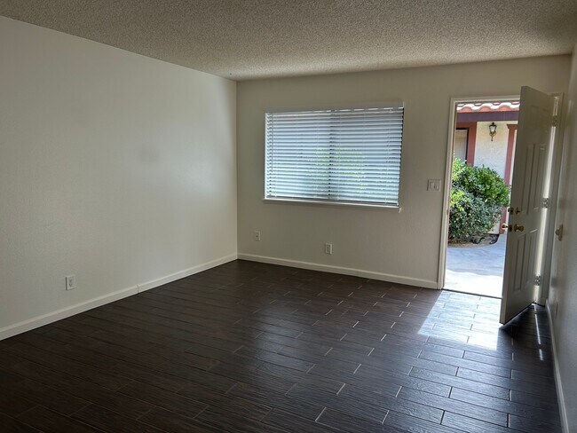 Photo - 720 N Florence St Unidad B
