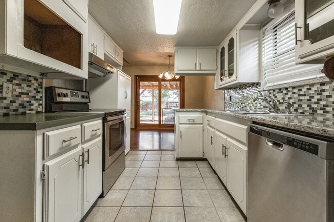 Photo - 1251 Kingston Rd