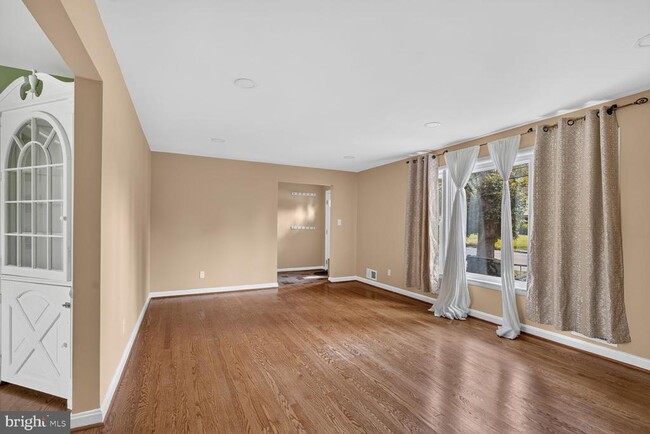 Photo - 3919 Chesterbrook Rd