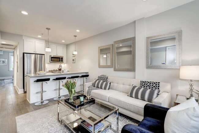 Photo - 3918 W St NW Unit 4