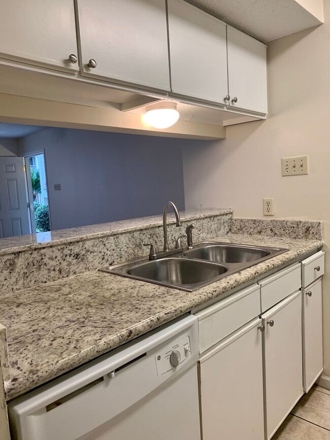 Photo - 1 bedroom on LSU bus route