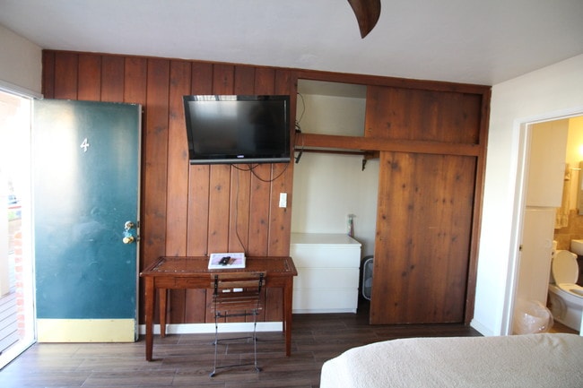 Photo - 2826 Mission Blvd Unit 3