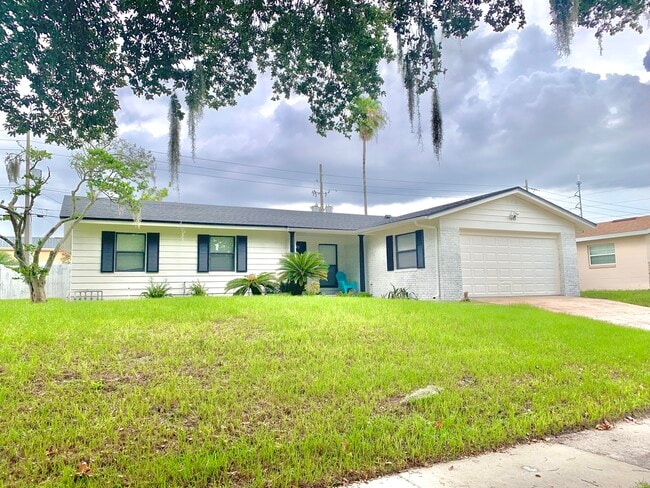 Building Photo - 1648 Foxboro Dr
