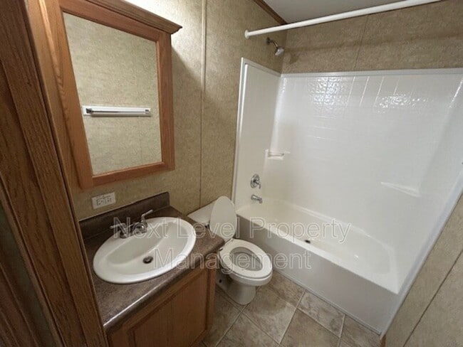 Photo - 111 S Cedar Dr