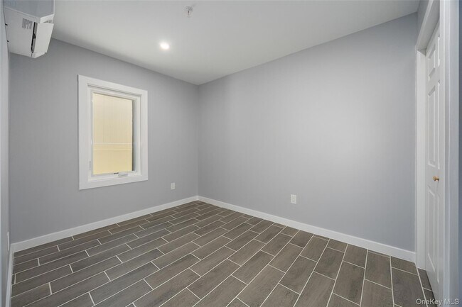 126 Innis Ave Unit 1-1