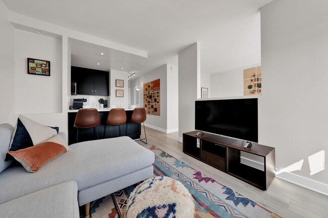 Photo - 899 Pine St Unit FL18-ID1054437P