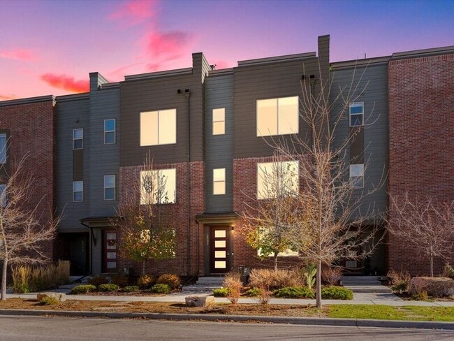 Building Photo - 2504 N Moline St