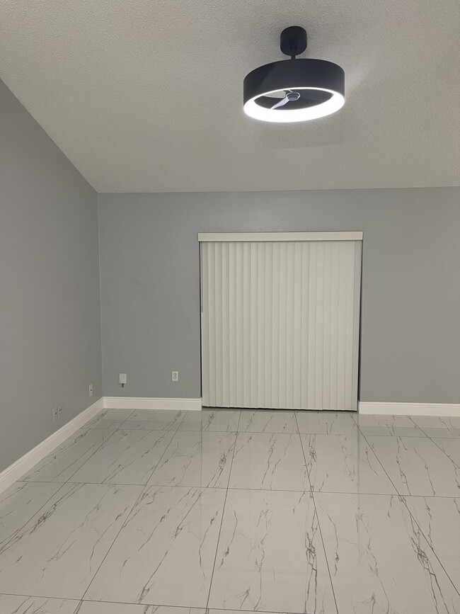 Photo - 843 SW Thrift Ave