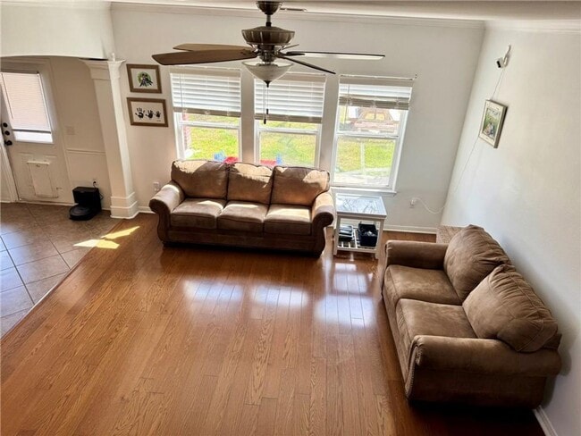 Photo - 2106 Halcon St
