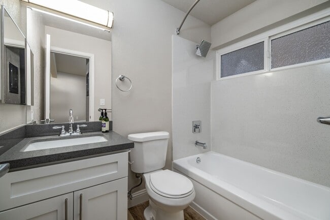 Photo - Fully remodeled studio apartment in gated ... Unit 05 North