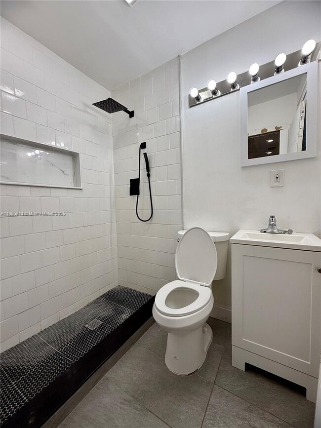 Building Photo - 5930 SW 5th Terrace Unit Eff Rental