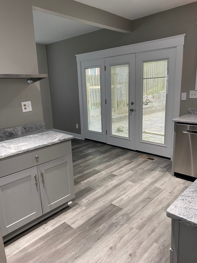 Photo - 2303 Center St