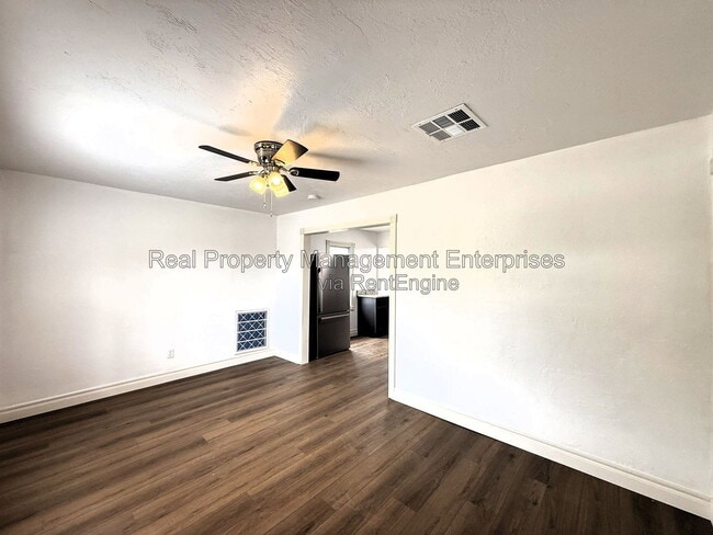 Photo - 418 S Main Ave