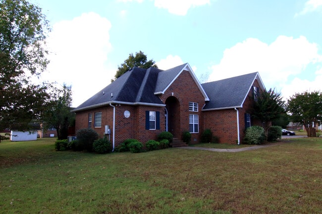 Photo - 2123 Moonlite Ct