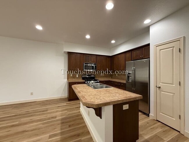 Photo - 16316 SE Scoria Ln