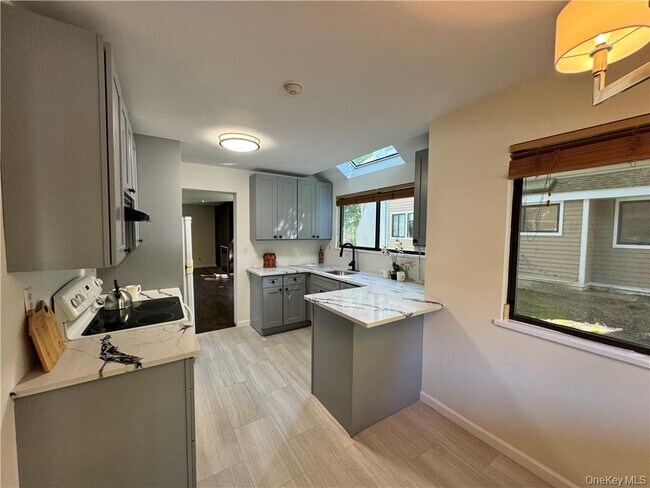 17 Rambling Brook Rd