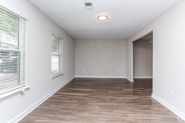 3BR, 2.5BA - 1,400 SF