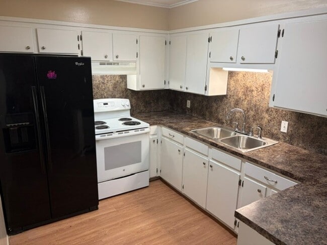 Photo - Beautiful Southern Hills 3 Bedroom Home