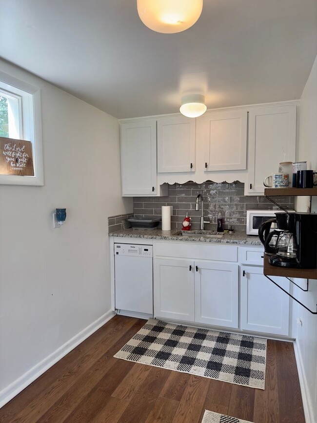 Photo - 104 Stratford Ct Unidad B