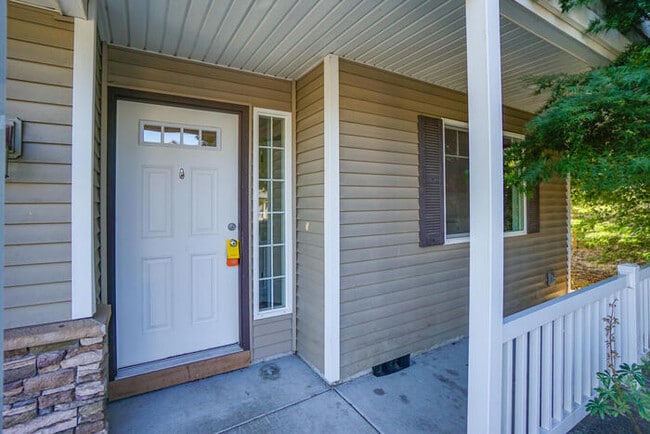 Photo - BEAUTIFUL THREE BEDROOM HOME IN VANCOUVER