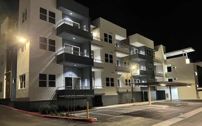Photo - 2 bedrooms 2 baths For Rent in Escondido Unit 1316 E Grand Avenue 203