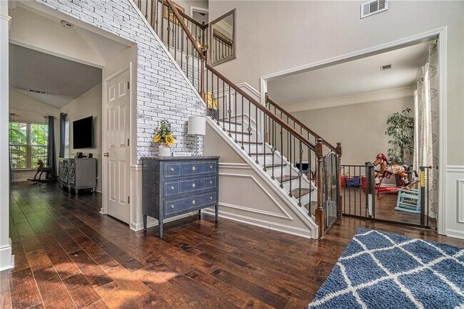 Photo - 317 Andridge Ct NW