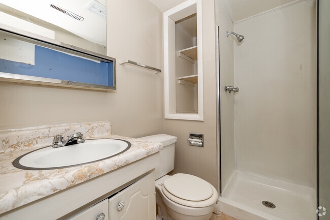 3BR, 2BA - 1178 FT - Baño principal