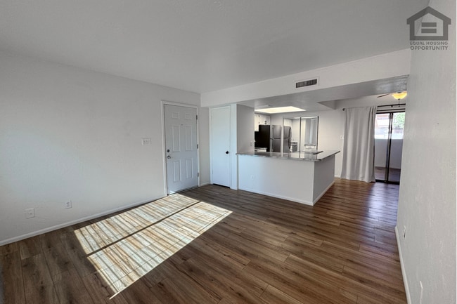 Photo - 2Bed/1Bath Apartment at 52nd St/Oak St! Ready for Immediate Move-In – GROUND FLOOR UNIT!