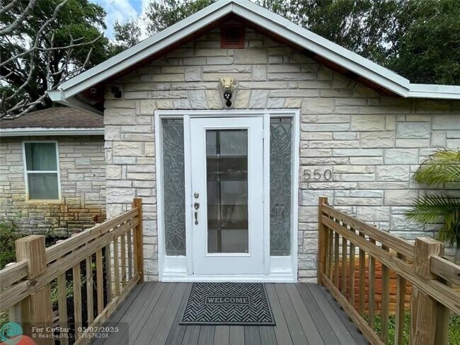 Photo - 550 SW 14th Ave