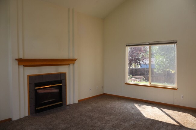 Photo - 625 Brewer Dr