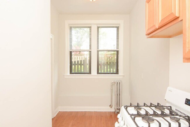 4752 N Paulina Unit 701