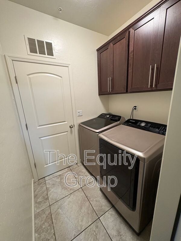 Photo - 3215 N Kent St