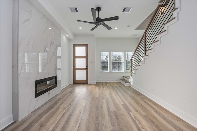 Photo - 4533 Larkspur St