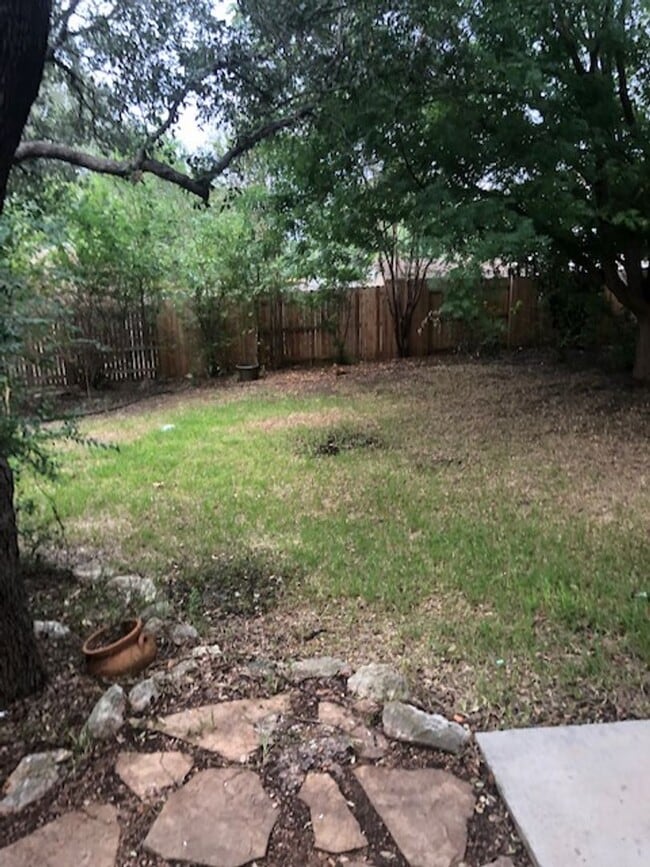 Building Photo - Beautiful home in gated community