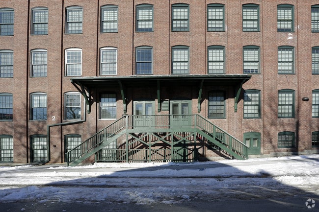 Photo - Woodbury Mills Apartments