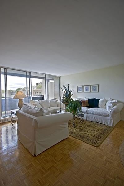 Building Photo - 129 Chiswick Rd Unit 212 Rental