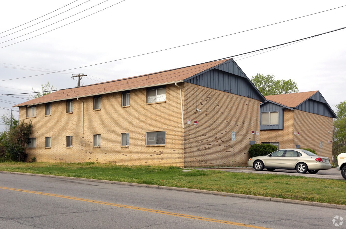 Photo - 7144-7148 E 10th St Apartments