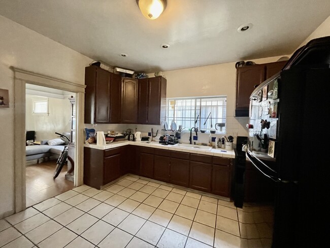 Photo - 1193 W 35th St