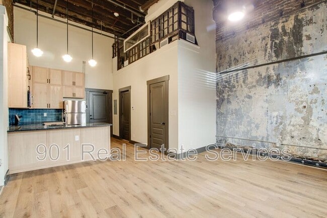 Photo - 124 Monroe Ave Unidad #203