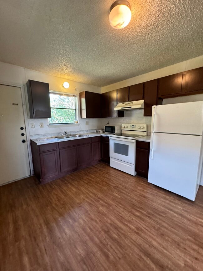 Photo - 807 N 3rd St