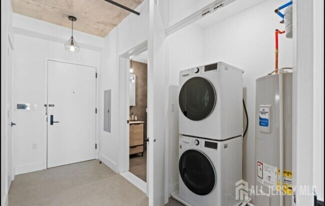 Photo - 65 McWhorter St Unit 500