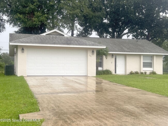 Photo - 761 Glencove Ave NW