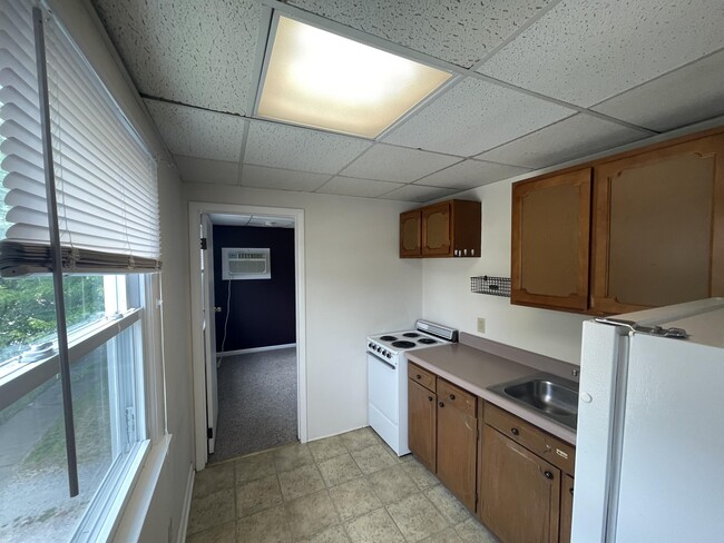 Photo - 416 E 2nd St